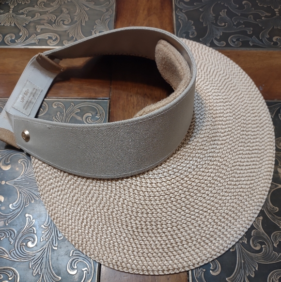 Eric Javits Arles Champ II Visor Hat - Picture 3 of 8